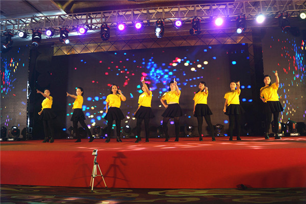 领先生物召开2018年度表彰奖励大会暨2019年度工作规划大会